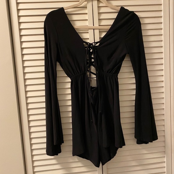 🔥Bohoo stylish romper.🔥🔥🔥🔥 - Picture 2 of 8